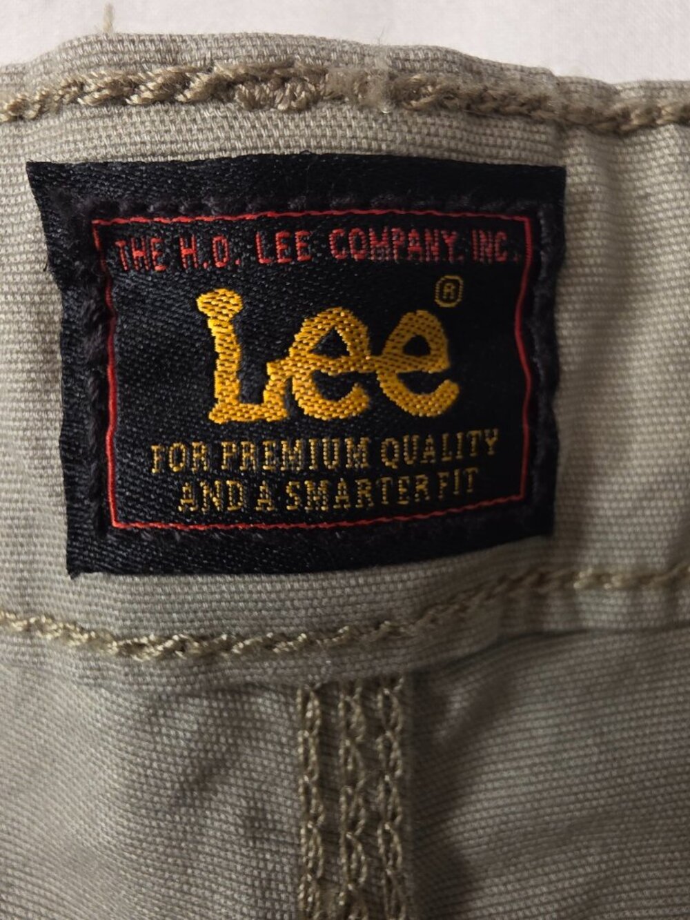 NWT Lee 8" Bermuda Women's Shorts, Size 14 - Picture 9 of 10